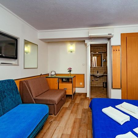 Hotel Savojo Petrovac 外观 照片