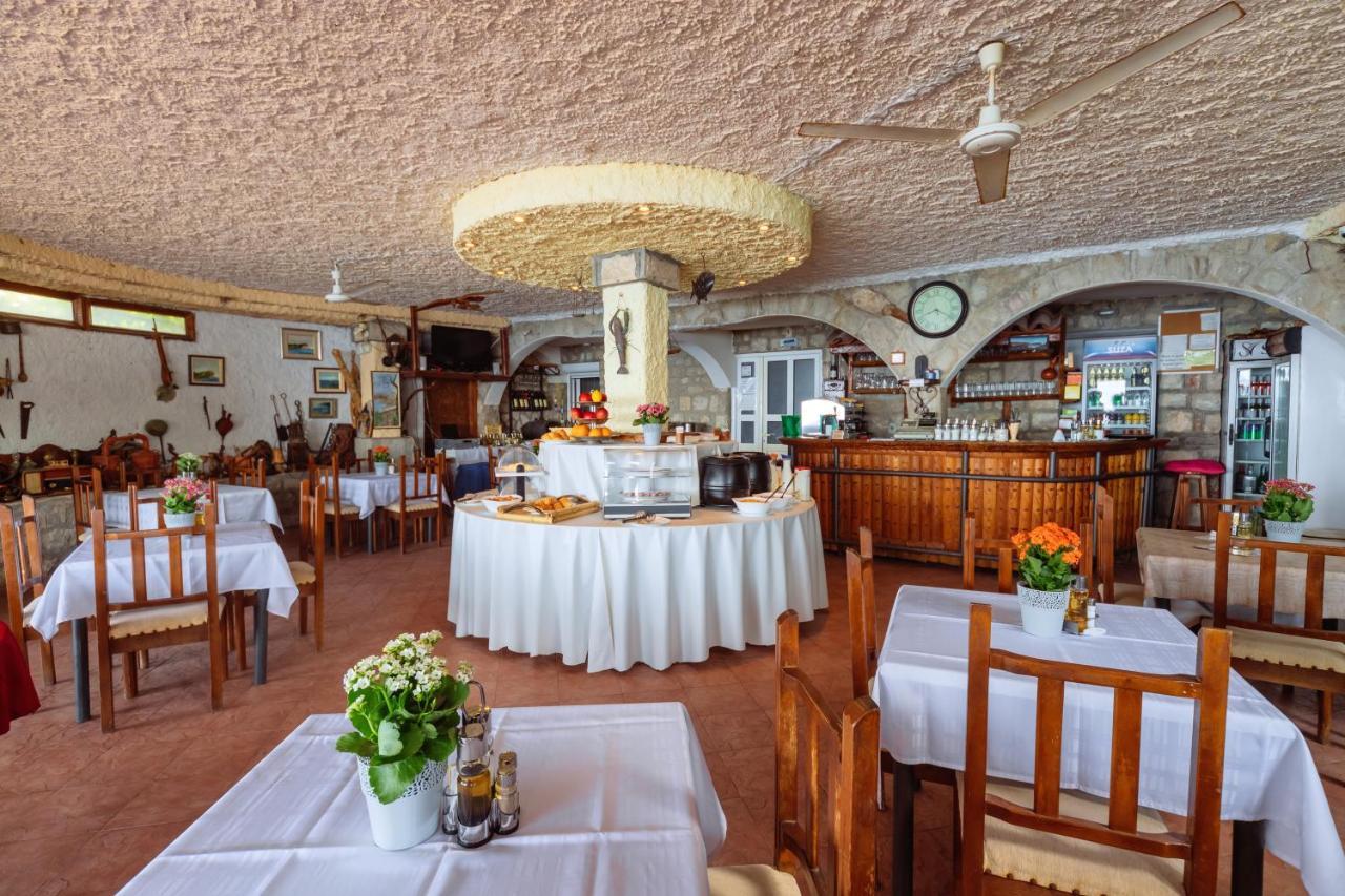 Hotel Savojo Petrovac 外观 照片