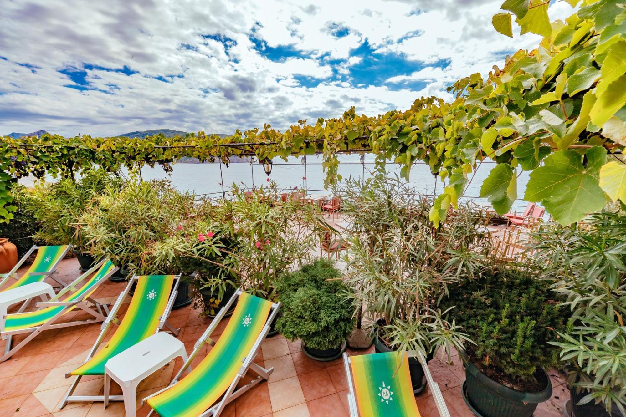 Hotel Savojo Petrovac 外观 照片