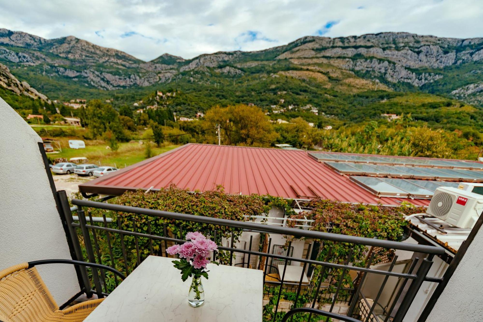 Hotel Savojo Petrovac 外观 照片