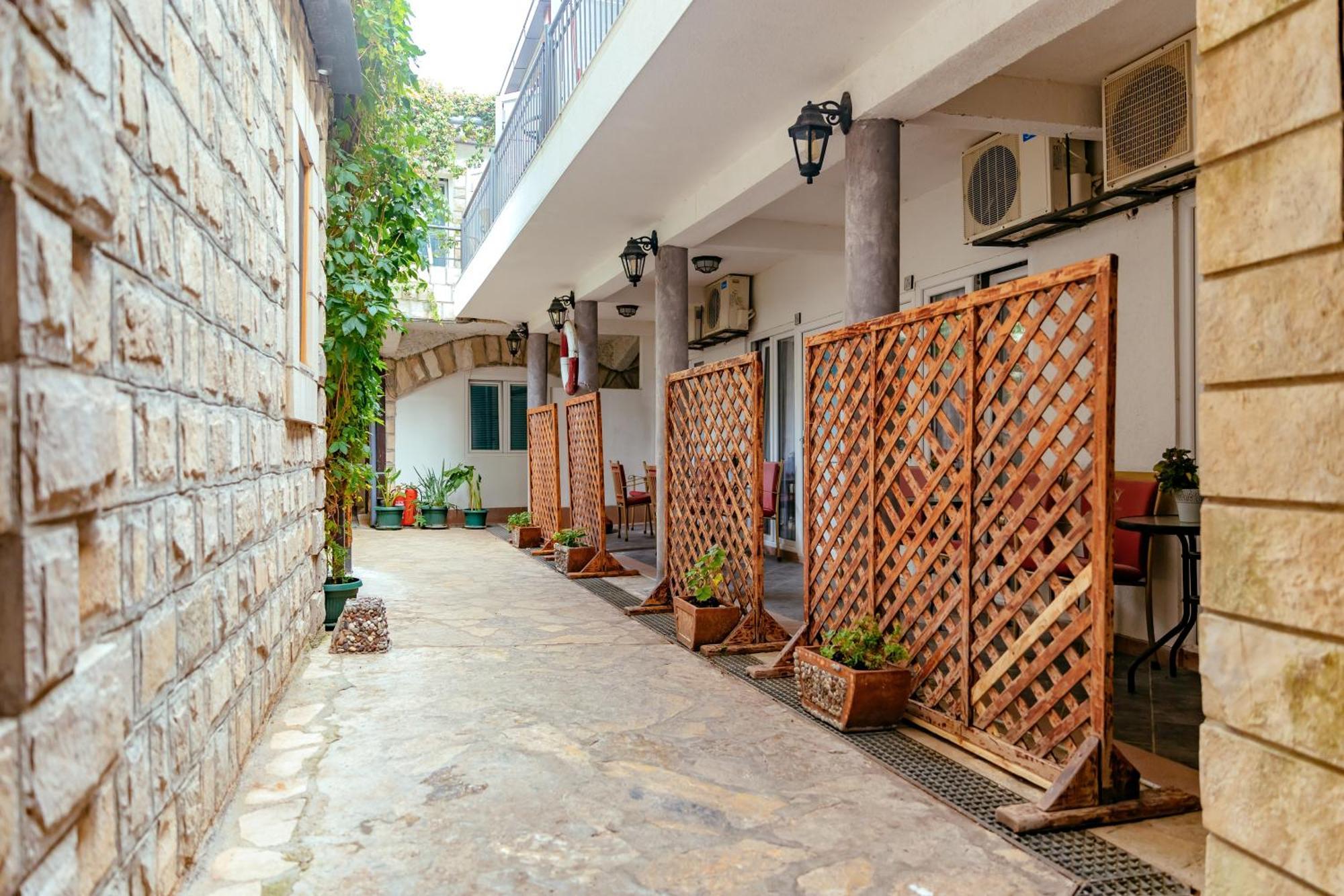Hotel Savojo Petrovac 外观 照片
