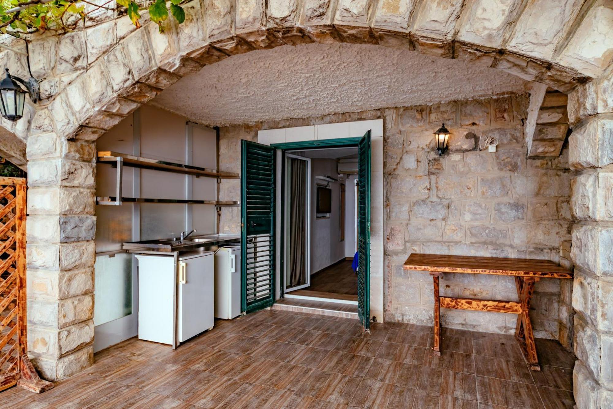 Hotel Savojo Petrovac 外观 照片