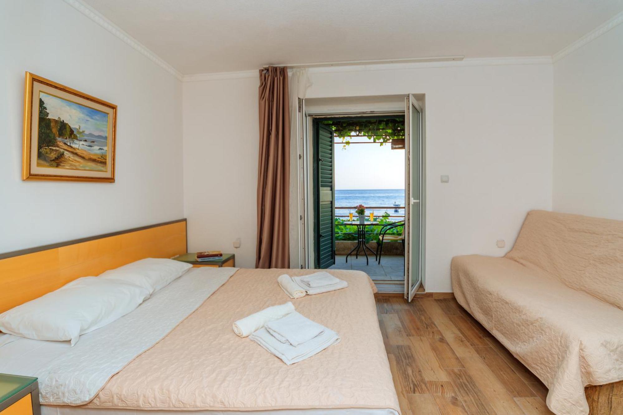 Hotel Savojo Petrovac 外观 照片