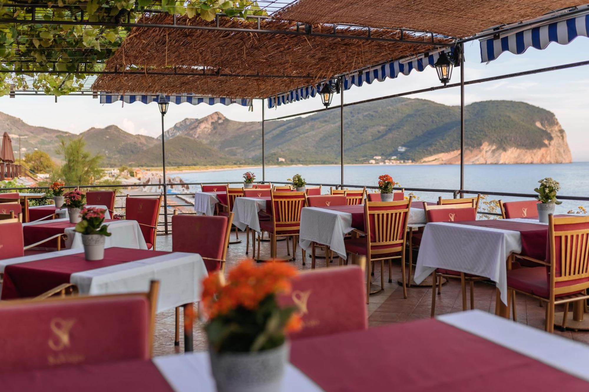 Hotel Savojo Petrovac 外观 照片